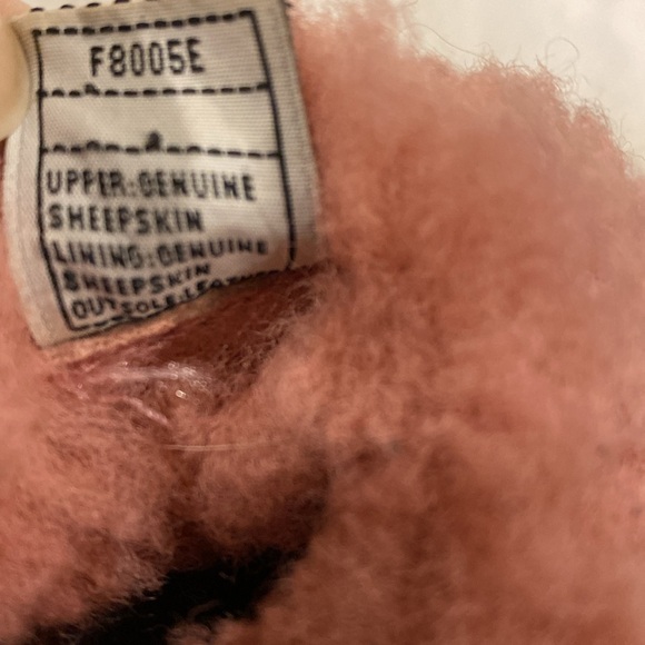 UGG slippers Size 10 - Picture 8 of 8